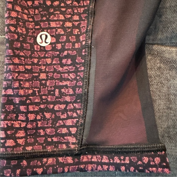 Lululemon Outrun 17” Crop Legging Shutter Weave Dust - Picture 9 of 11